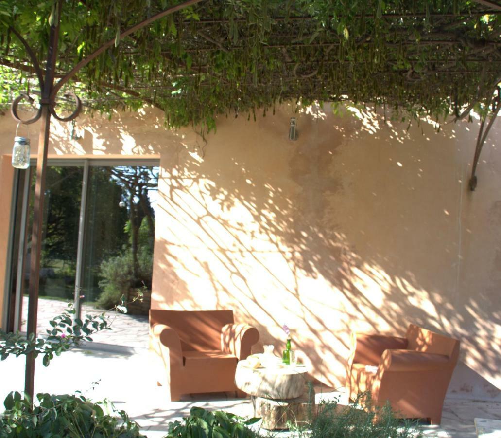 Mas Du Petit Claux Hotel Barbentane Exterior photo