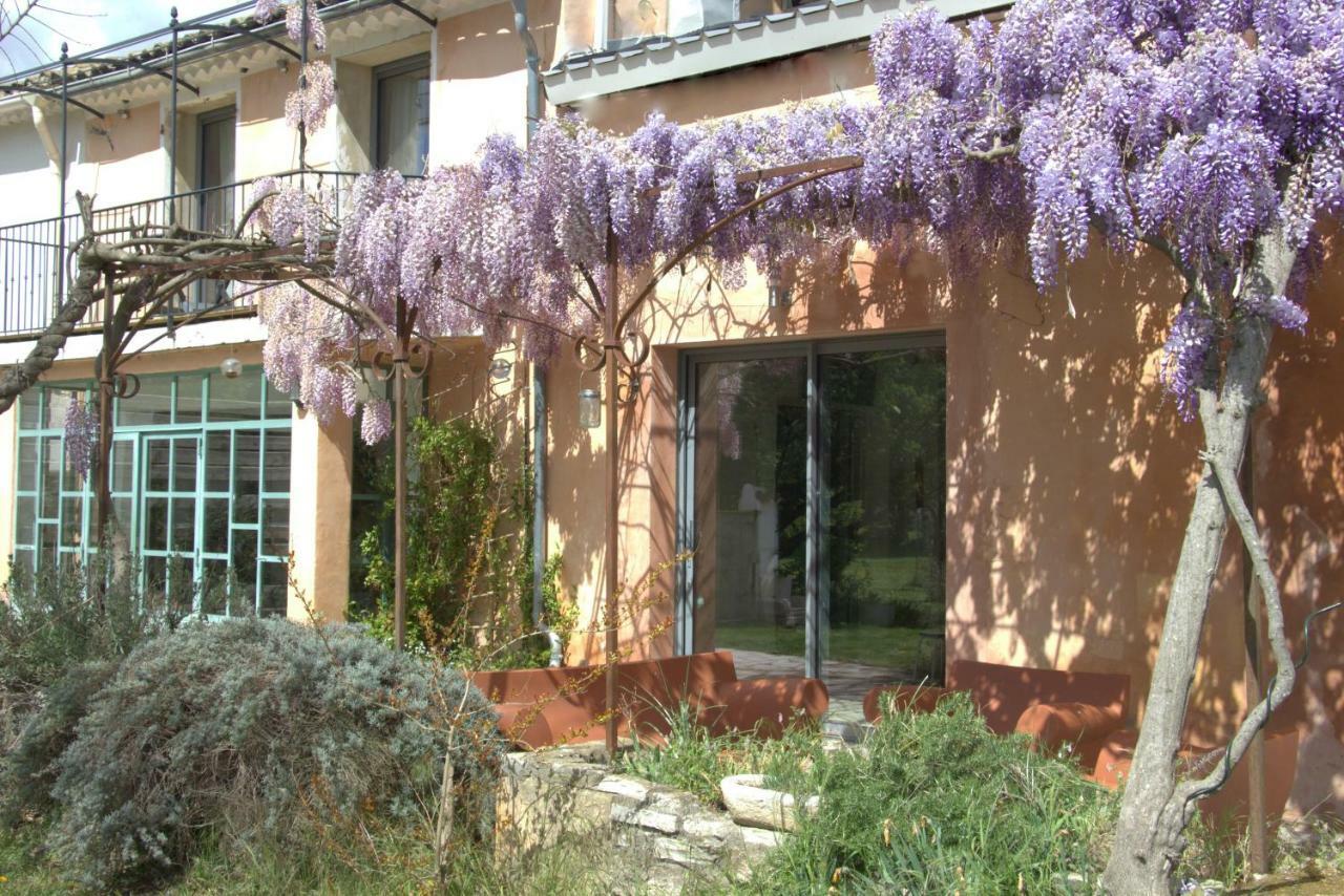 Mas Du Petit Claux Hotel Barbentane Exterior photo