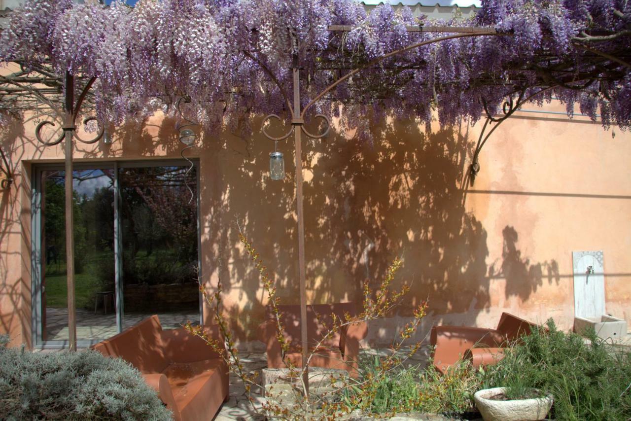 Mas Du Petit Claux Hotel Barbentane Exterior photo
